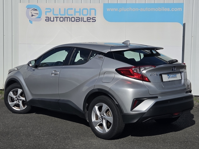 Toyota
                C-HR