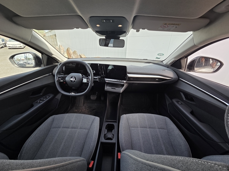 1 img-vehicule.jpgRenault
                            img-vehicule.jpgMegane V