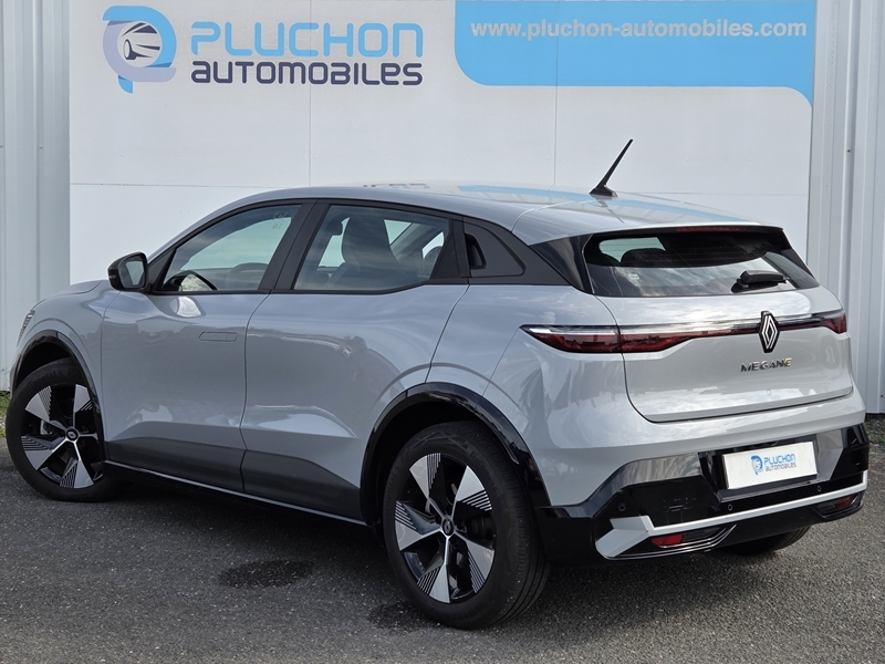2 img-vehicule.jpgRenault
                            img-vehicule.jpgMegane V