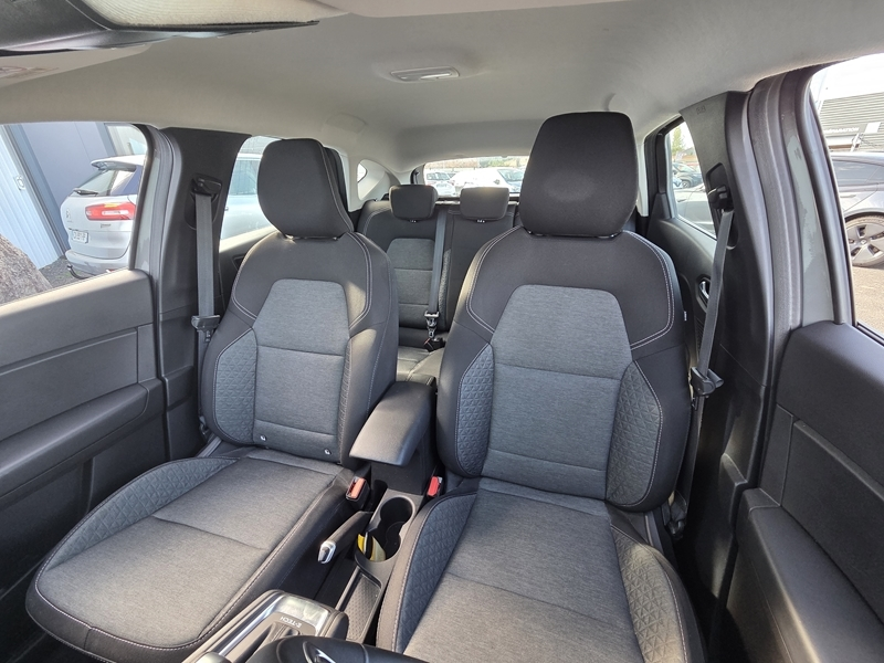 3 img-vehicule.jpgRenault
                            img-vehicule.jpgCaptur II