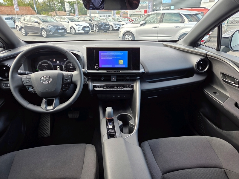 Toyota
                C-HR
