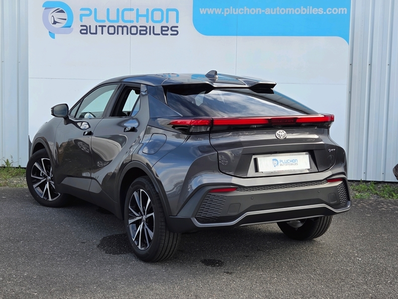 Toyota
                C-HR