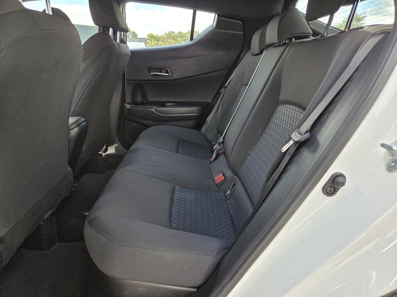 3 img-vehicule.jpgToyota
                            img-vehicule.jpgC-HR