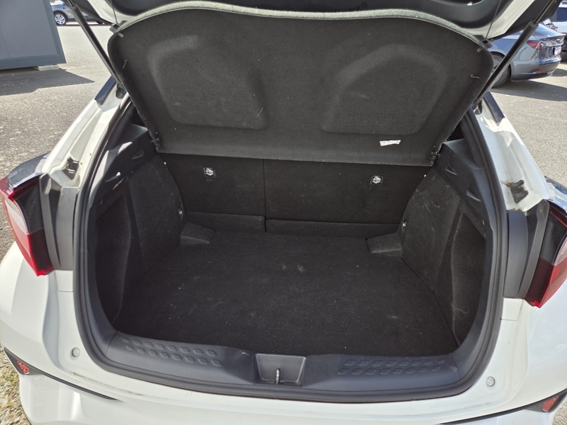 6 img-vehicule.jpgToyota
                            img-vehicule.jpgC-HR