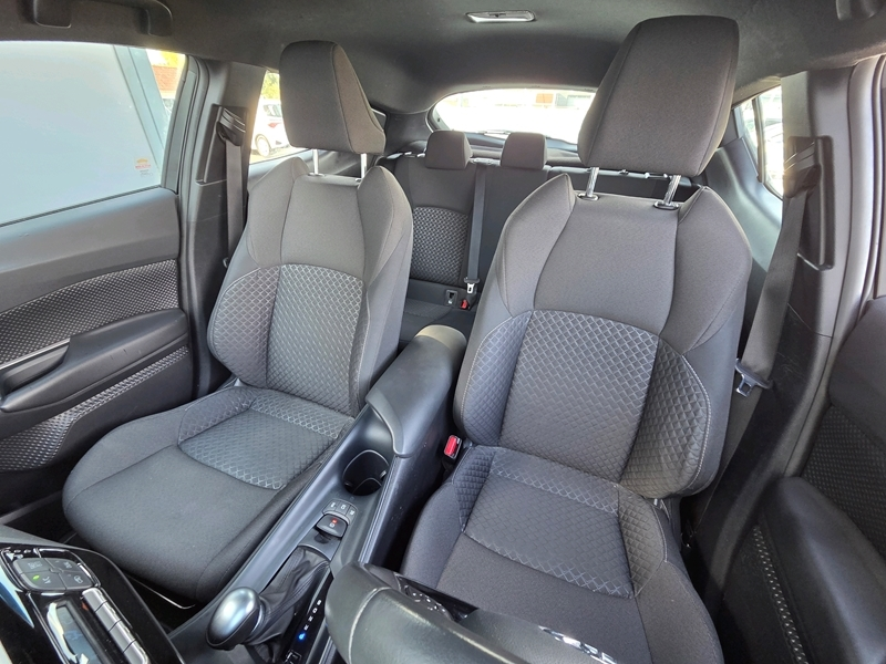 7 img-vehicule.jpgToyota
                            img-vehicule.jpgC-HR