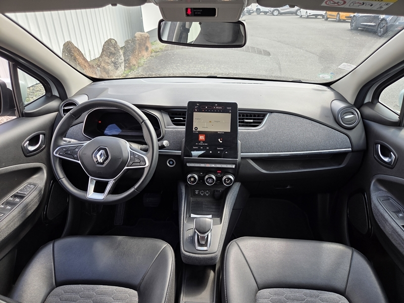 1 img-vehicule.jpgRenault
                            img-vehicule.jpgZoe