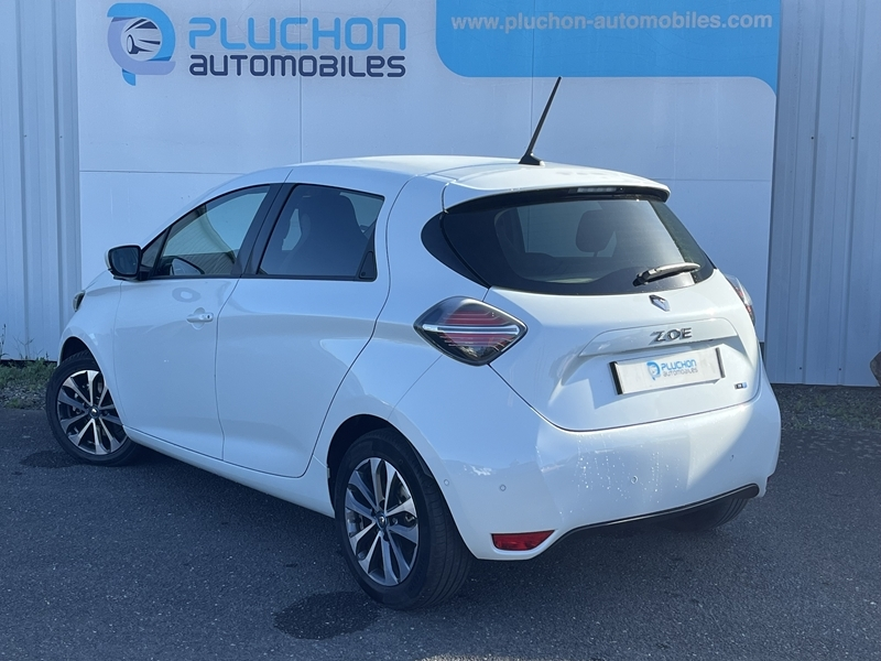 2 img-vehicule.jpgRenault
                            img-vehicule.jpgZoe