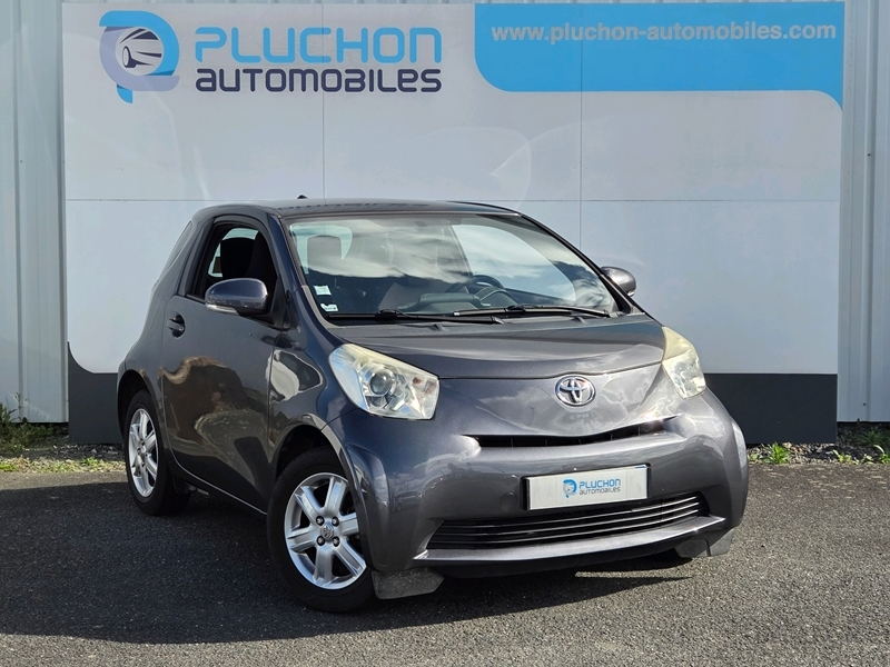 Toyota
                    Iq