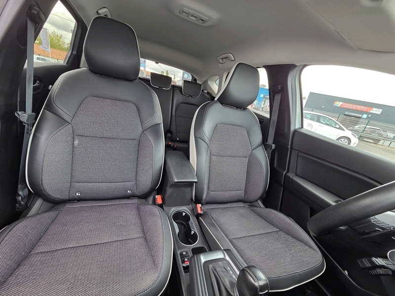 4 img-vehicule.jpgRenault
                            img-vehicule.jpgCaptur II