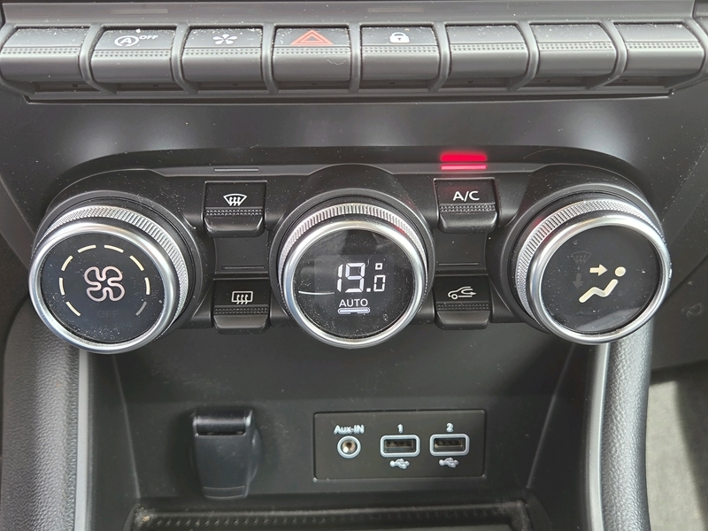 8 img-vehicule.jpgRenault
                            img-vehicule.jpgCaptur II
