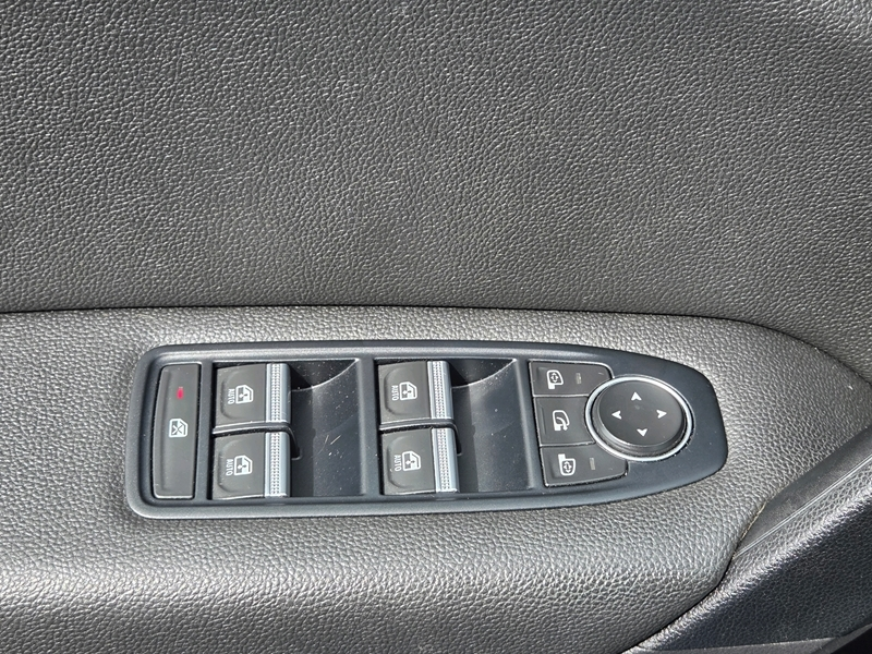 18 img-vehicule.jpgRenault
                            img-vehicule.jpgCaptur II