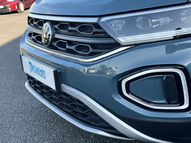 3 img-vehicule.jpgVolkswagen
                            img-vehicule.jpgT-Roc