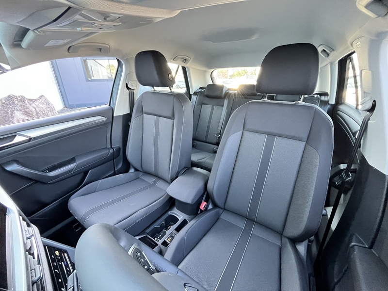 12 img-vehicule.jpgVolkswagen
                            img-vehicule.jpgT-Roc