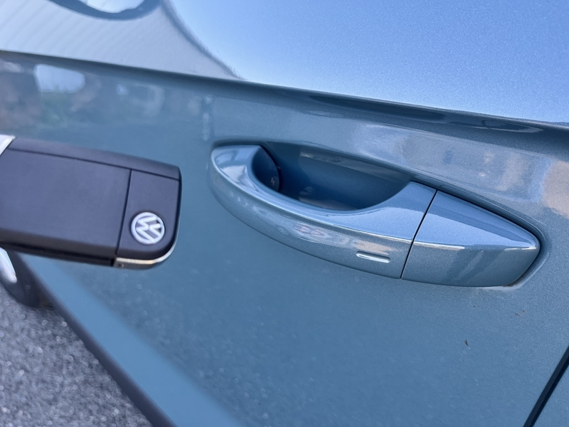 14 img-vehicule.jpgVolkswagen
                            img-vehicule.jpgT-Roc