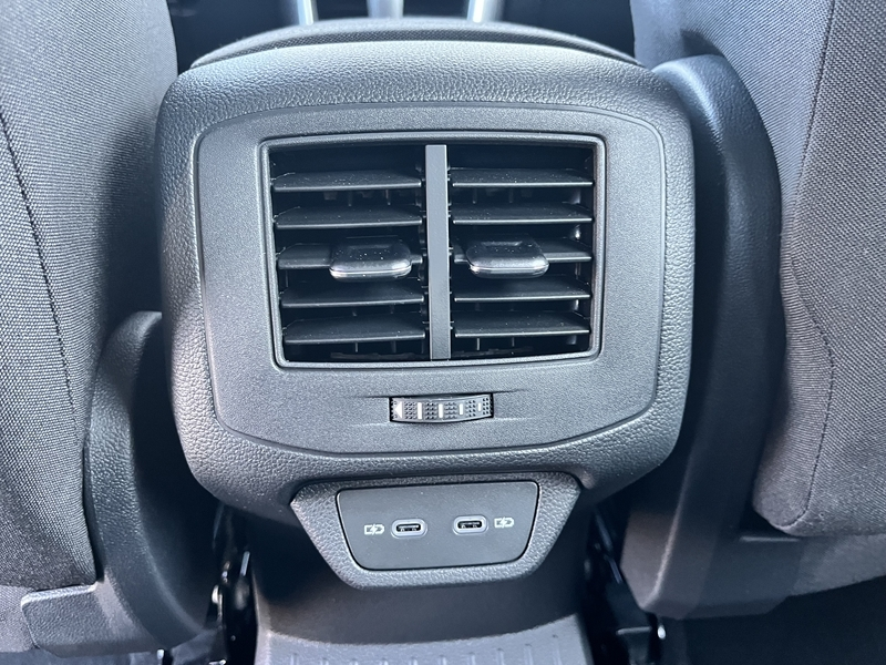 18 img-vehicule.jpgVolkswagen
                            img-vehicule.jpgT-Roc