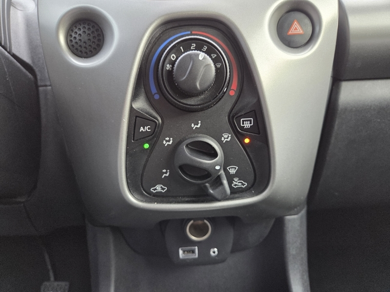 12 img-vehicule.jpgToyota
                            img-vehicule.jpgAygo