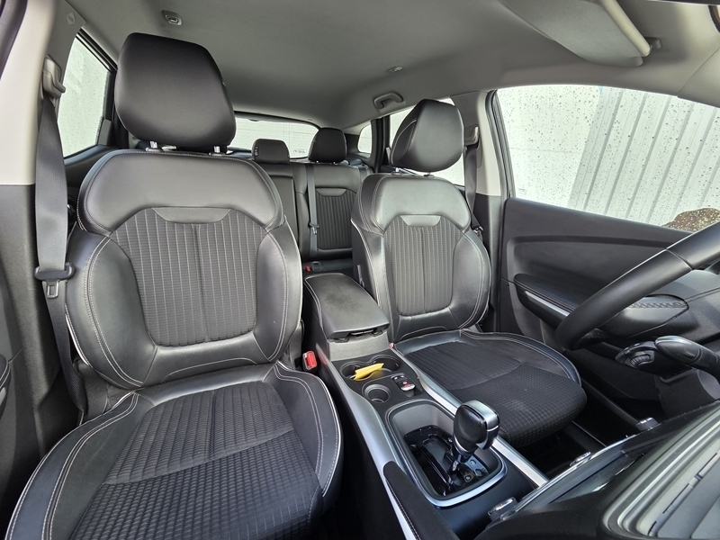 4 img-vehicule.jpgRenault
                            img-vehicule.jpgKadjar