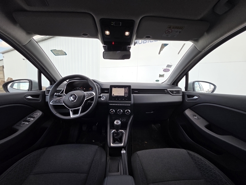 1 img-vehicule.jpgRenault
                            img-vehicule.jpgClio V