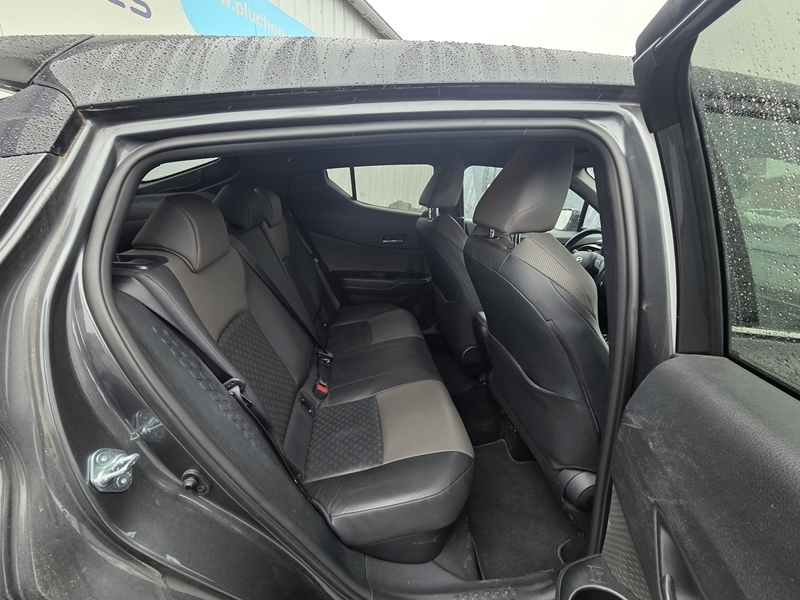 14 img-vehicule.jpgToyota
                            img-vehicule.jpgC-HR