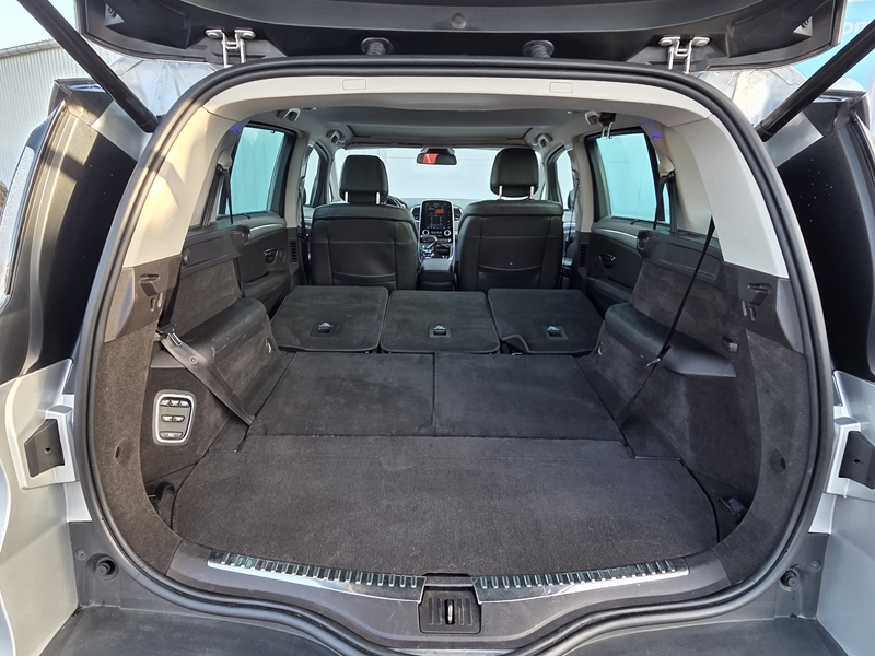 13 img-vehicule.jpgRenault
                            img-vehicule.jpgEspace V