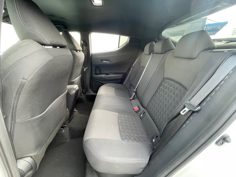 5 img-vehicule.jpgToyota
                            img-vehicule.jpgC-HR