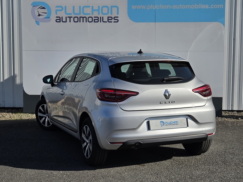 2 img-vehicule.jpgRenault
                            img-vehicule.jpgClio V