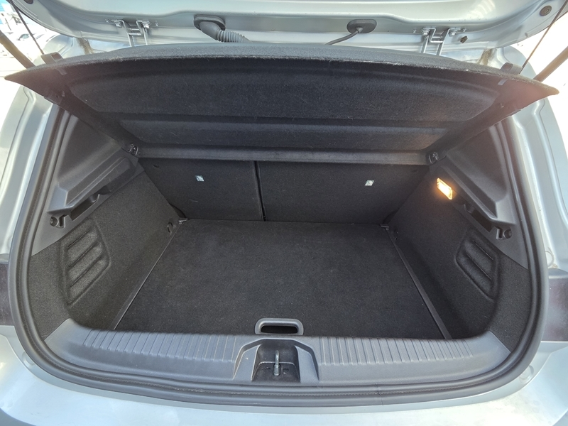 17 img-vehicule.jpgRenault
                            img-vehicule.jpgClio V