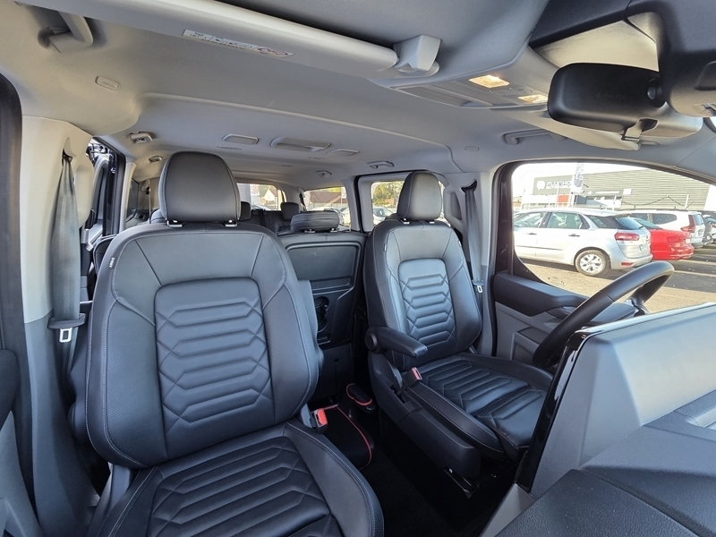 4 img-vehicule.jpgFord
                            img-vehicule.jpgTourneo Custom