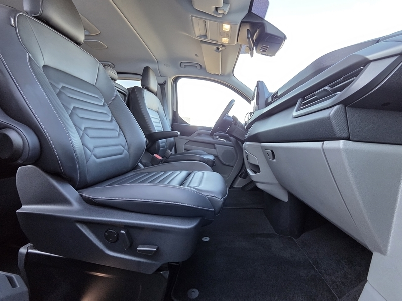 6 img-vehicule.jpgFord
                            img-vehicule.jpgTourneo Custom