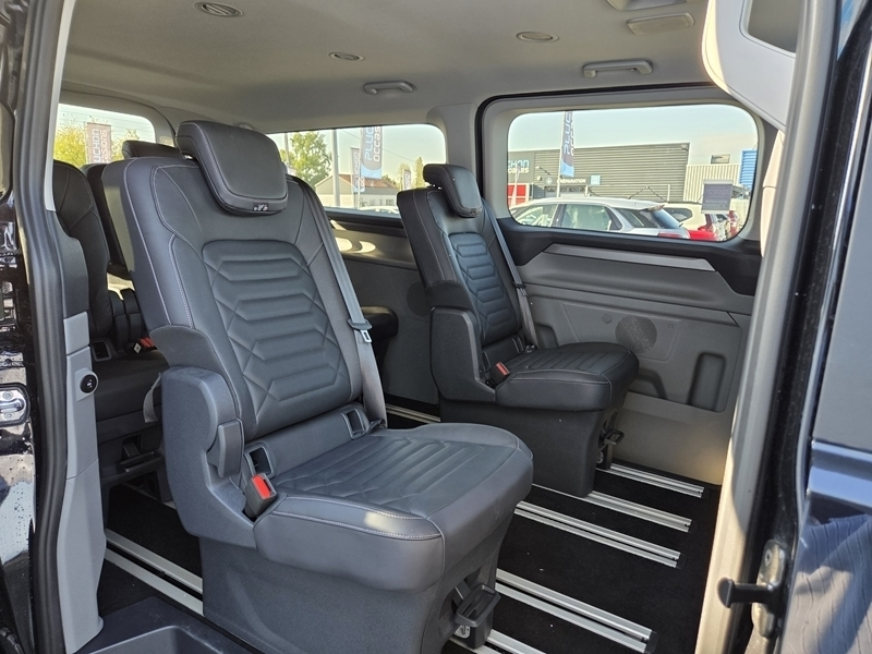 8 img-vehicule.jpgFord
                            img-vehicule.jpgTourneo Custom