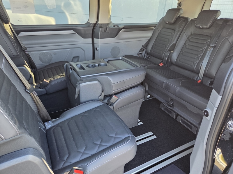 9 img-vehicule.jpgFord
                            img-vehicule.jpgTourneo Custom