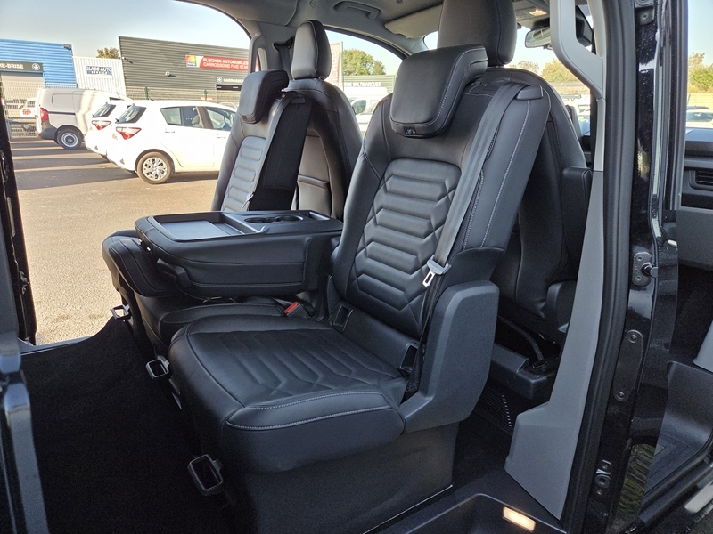 12 img-vehicule.jpgFord
                            img-vehicule.jpgTourneo Custom