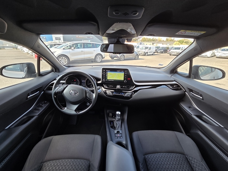 Toyota
                C-HR