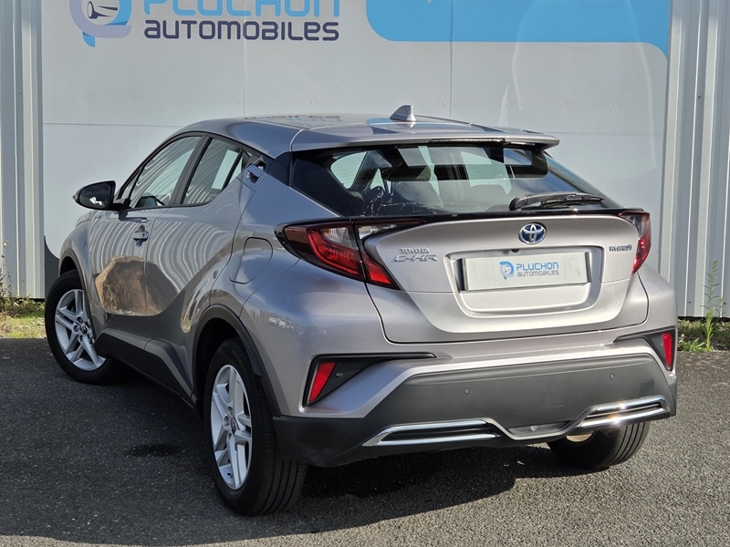 Toyota
                C-HR