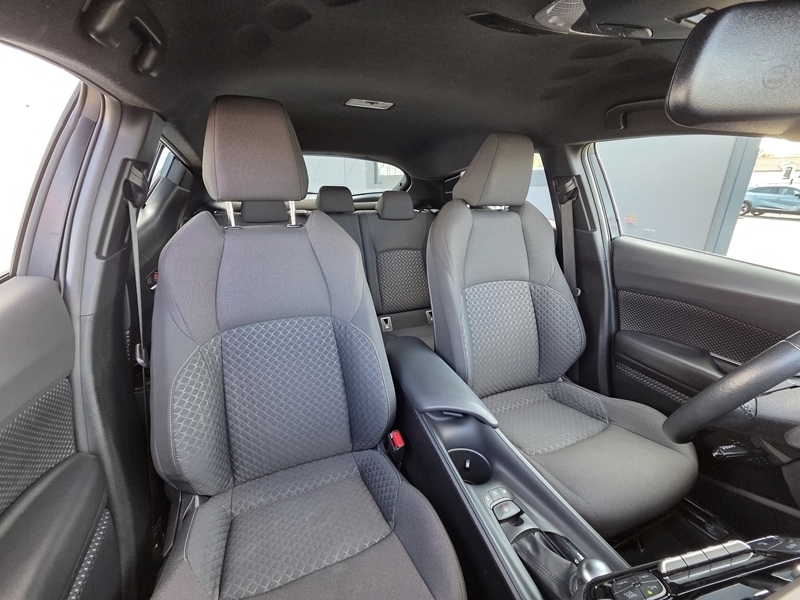 3 img-vehicule.jpgToyota
                            img-vehicule.jpgC-HR