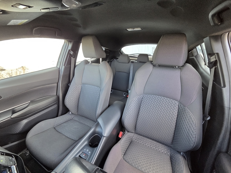 4 img-vehicule.jpgToyota
                            img-vehicule.jpgC-HR