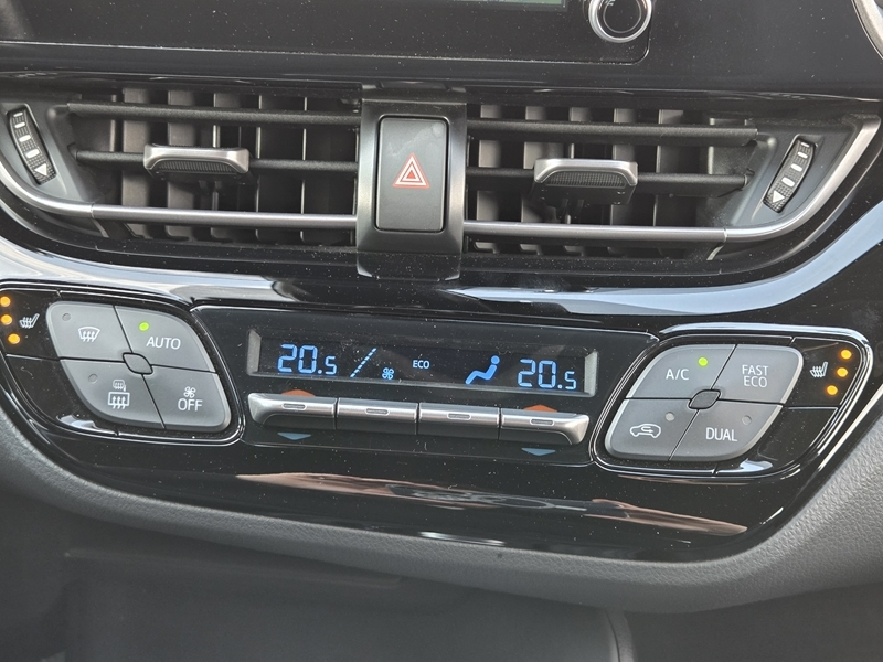 11 img-vehicule.jpgToyota
                            img-vehicule.jpgC-HR