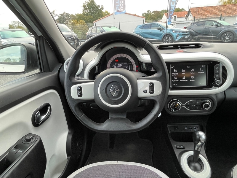 1 img-vehicule.jpgRenault
                            img-vehicule.jpgTwingo III