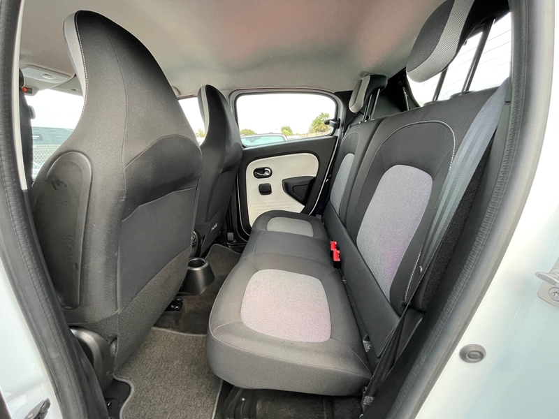 5 img-vehicule.jpgRenault
                            img-vehicule.jpgTwingo III
