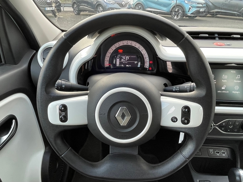 6 img-vehicule.jpgRenault
                            img-vehicule.jpgTwingo III