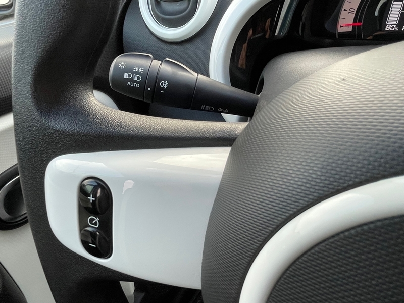7 img-vehicule.jpgRenault
                            img-vehicule.jpgTwingo III