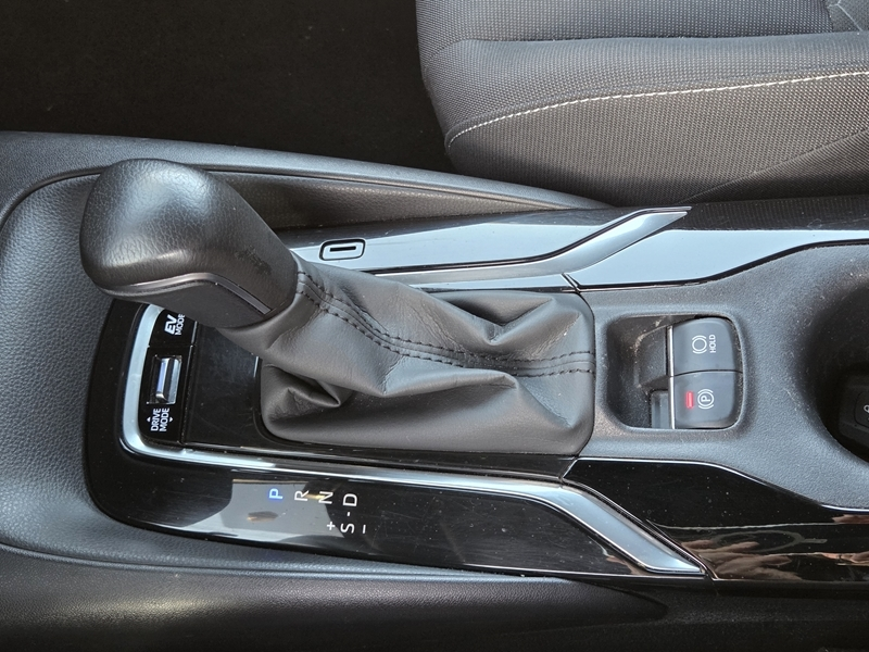 9 img-vehicule.jpgToyota
                            img-vehicule.jpgCorolla