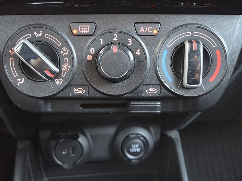 9 img-vehicule.jpgSuzuki
                            img-vehicule.jpgSWift
