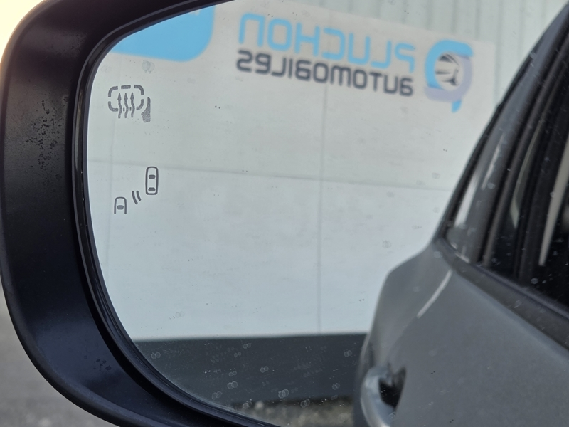 14 img-vehicule.jpgSuzuki
                            img-vehicule.jpgSWift