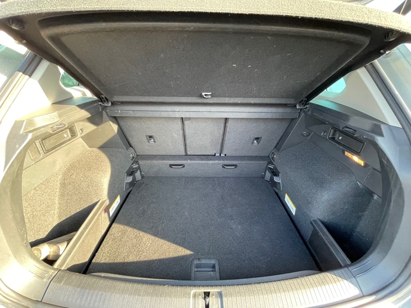 3 img-vehicule.jpgVolkswagen
                            img-vehicule.jpgTIGuan