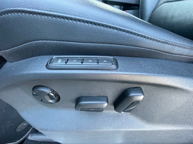 6 img-vehicule.jpgVolkswagen
                            img-vehicule.jpgTIGuan