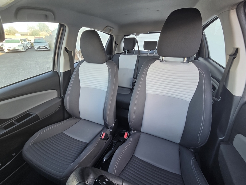 2 img-vehicule.jpgToyota
                            img-vehicule.jpgYaris