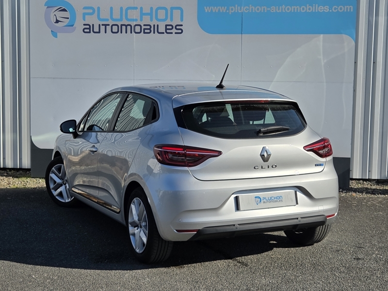 2 img-vehicule.jpgRenault
                            img-vehicule.jpgClio V