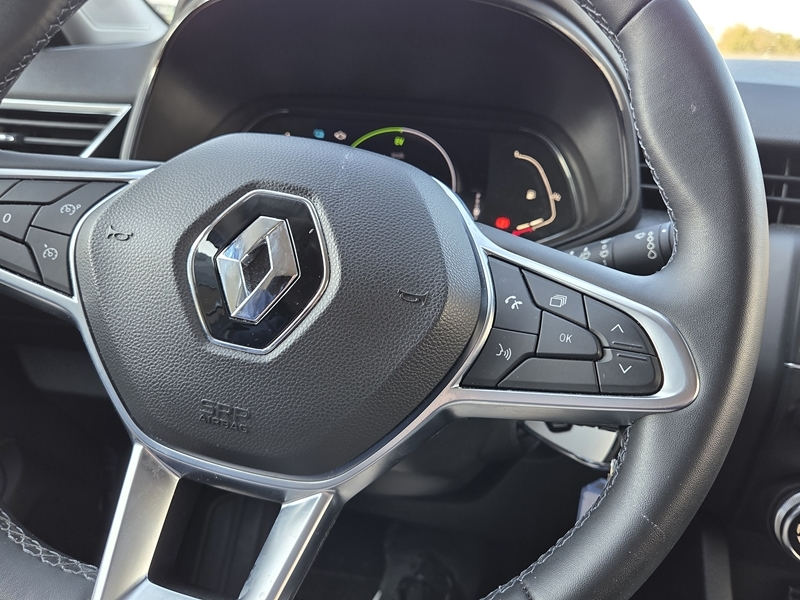 6 img-vehicule.jpgRenault
                            img-vehicule.jpgClio V