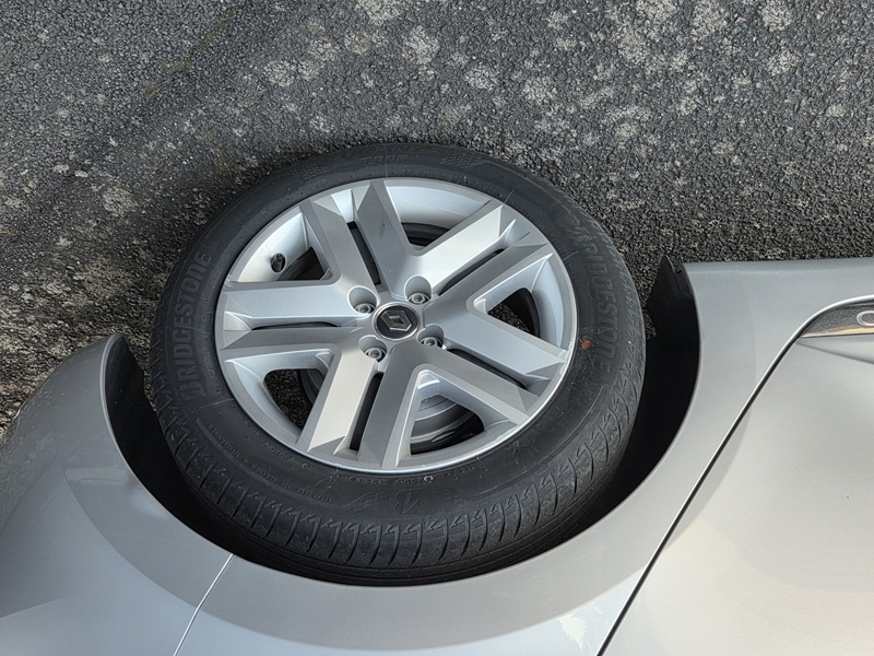 14 img-vehicule.jpgRenault
                            img-vehicule.jpgClio V